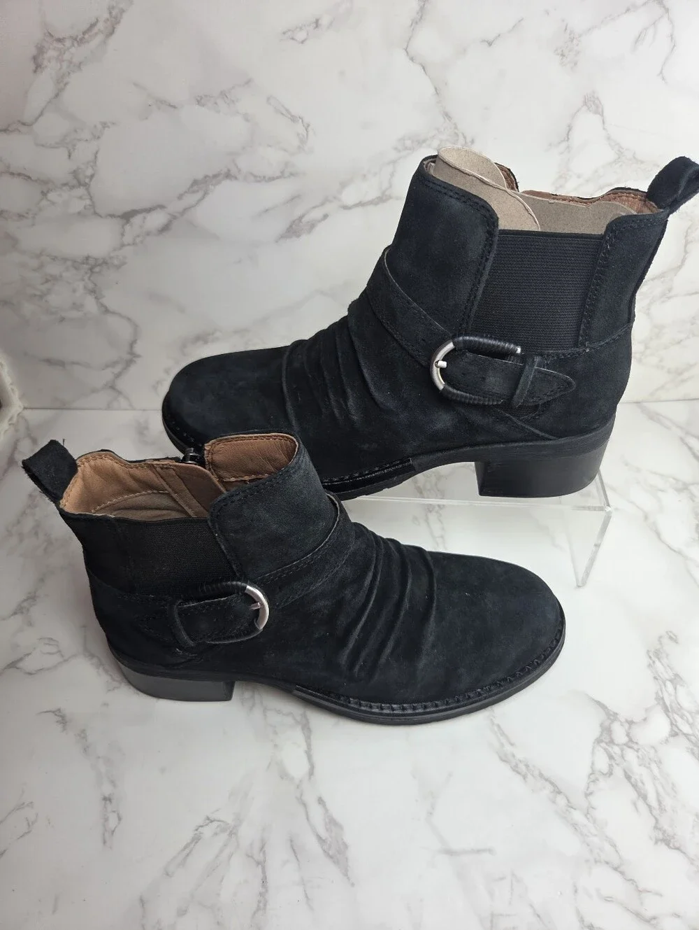 N/A stylish black